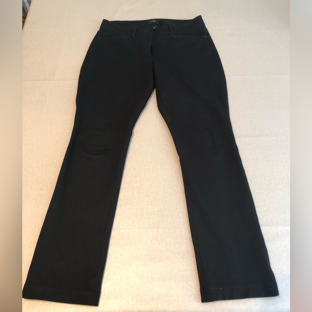 WHBM Black Ponte. Excellent used cond. MidRise. Jet black. Back seam.